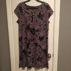 Short sleeve shift dress